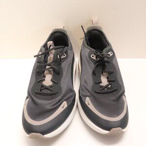 Nike Air Max Women's Athletics Black and White Shoes Size 9